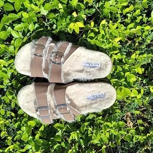 Sandals fur-lined NWOT